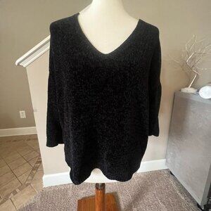 Express Women’s Black Super Soft 3/4 Sleeve Sweater - Size Medium
